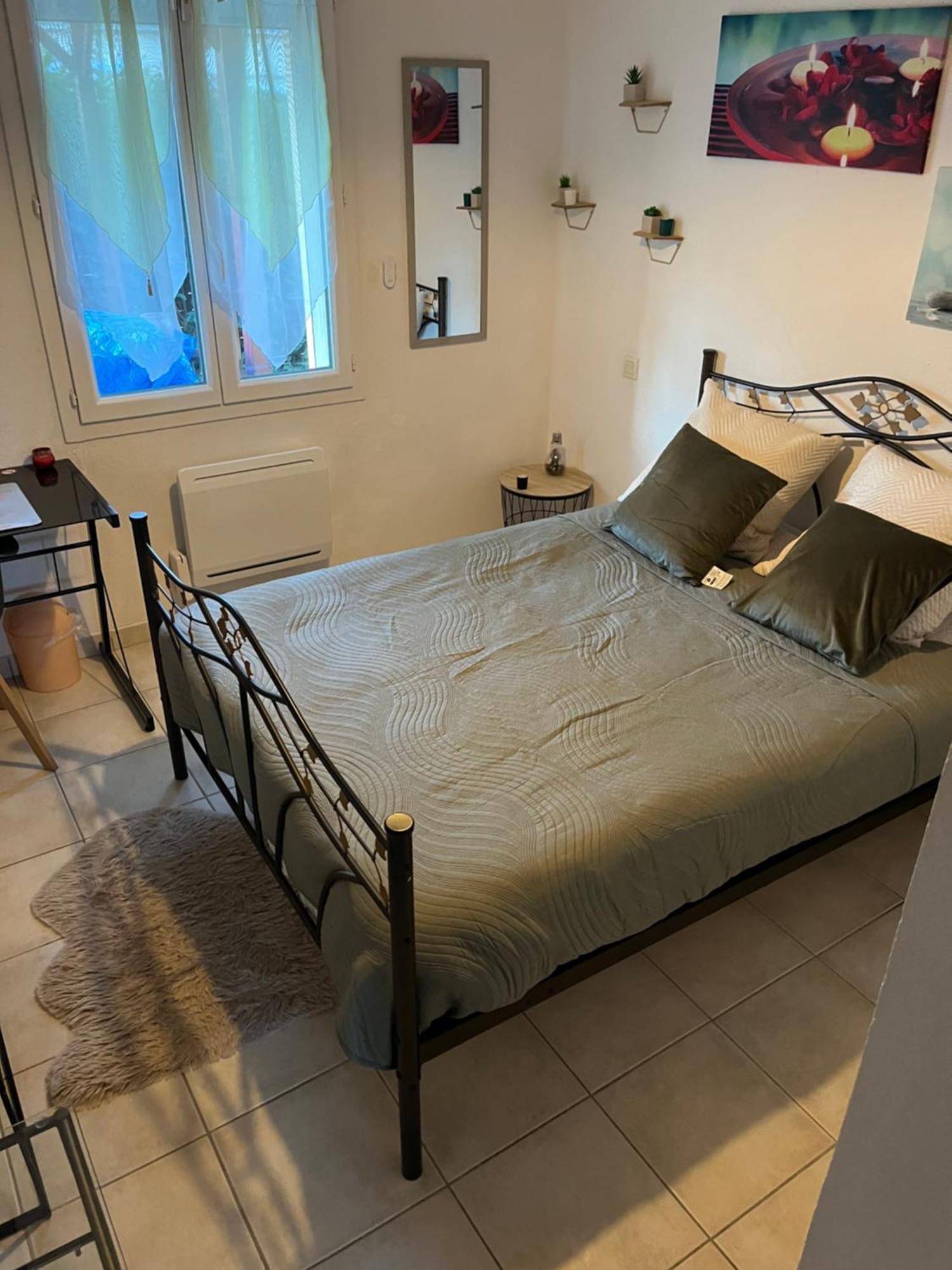 Chambre Zen Saint-Medard-de-Guizieres Exterior photo
